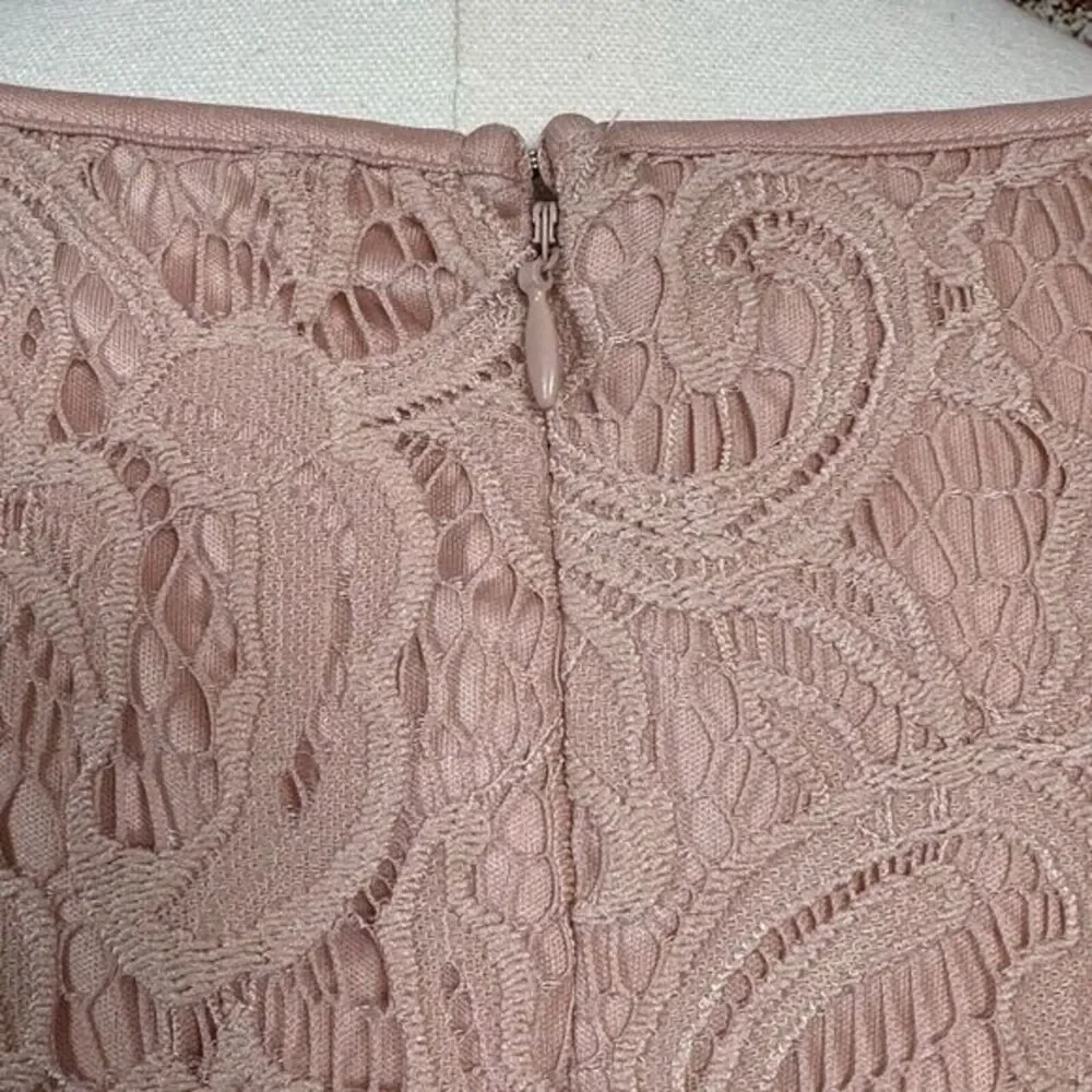 Adrianna Papell Women's Blush Pink Crochet Short Sleeve Top‎ Size Medium ECU
